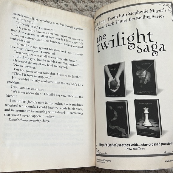 New Moon paperback, book 2 of 4 in Twilight Saga by Stephanie Meyer - Picture 12 of 16